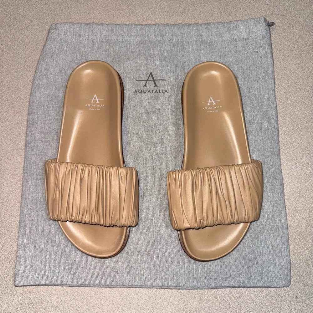 Aquatalia Women's Nude Beige Pleated Slide Sandals - Leather - Incl. dust bag